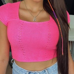 Pinky crop top/adjustable
